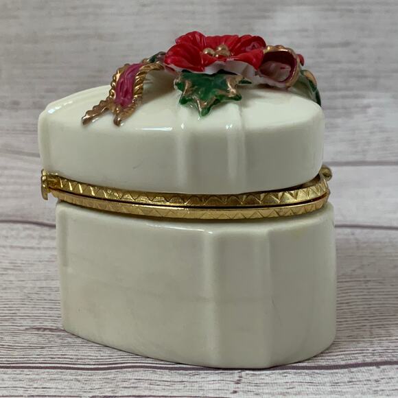 Heart Shaped Ceramic Christmas Holiday Trinket Box with Poinsettias and Bow 3"H - Picture 6 of 16